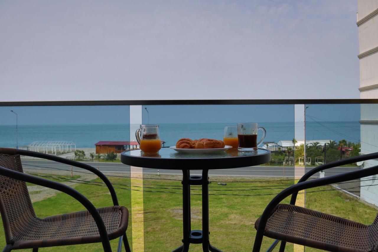 Отель Casa Del Mar Квариати Экстерьер фото